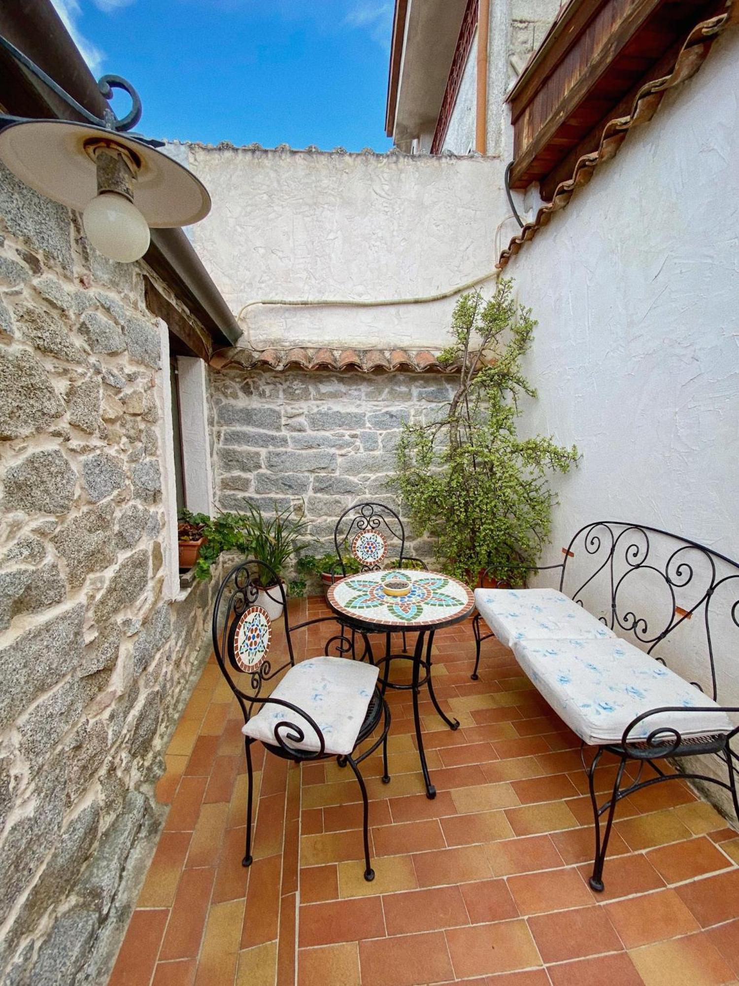 Bed and Breakfast Domos Antigas Bottidda Exteriér fotografie
